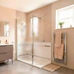 douche PMR sécurisée Acces 2G Prima Vital couleur taupe vue carrée