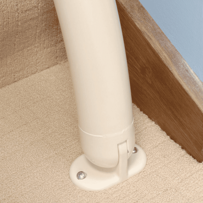 Rail cylindrique Prima Vital posé sur marche d'escalier